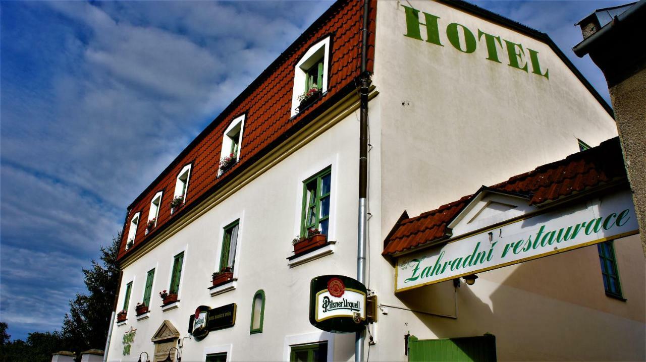 Hanacky Dvur Olomouc Bagian luar foto